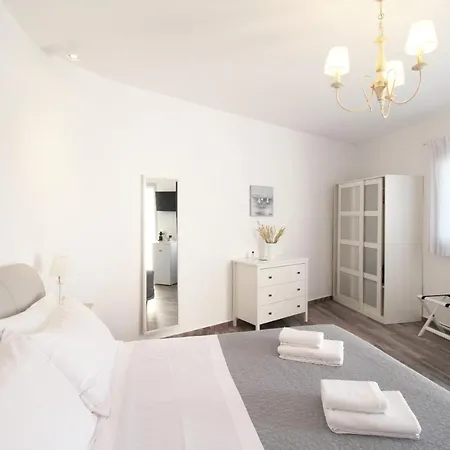 Crystal View Mykonos 公寓式酒店 4*