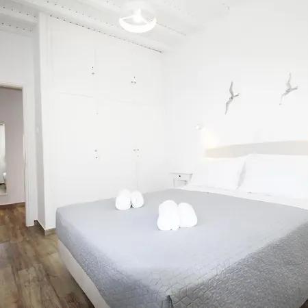 Ξενοδοχείο με διαμερίσματα Crystal View Mykonos