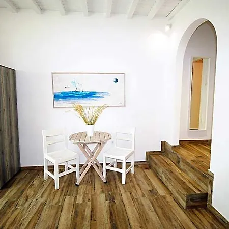Ξενοδοχείο με διαμερίσματα Crystal View Mykonos 4*
