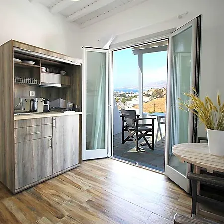 Ξενοδοχείο με διαμερίσματα Crystal View Mykonos 4*