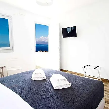 Ξενοδοχείο με διαμερίσματα Crystal View Mykonos 4*